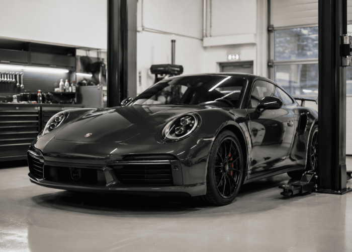 Naprawa Porsche po latach użytkowania – kiedy drobne objawy zaczynają zmieniać charakter auta